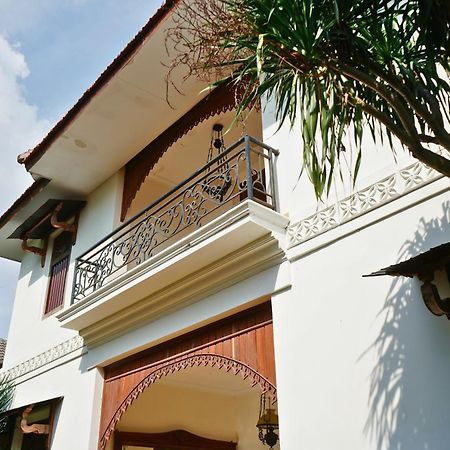The Mangkoro Hotel By Sinergi Baturetno Luaran gambar