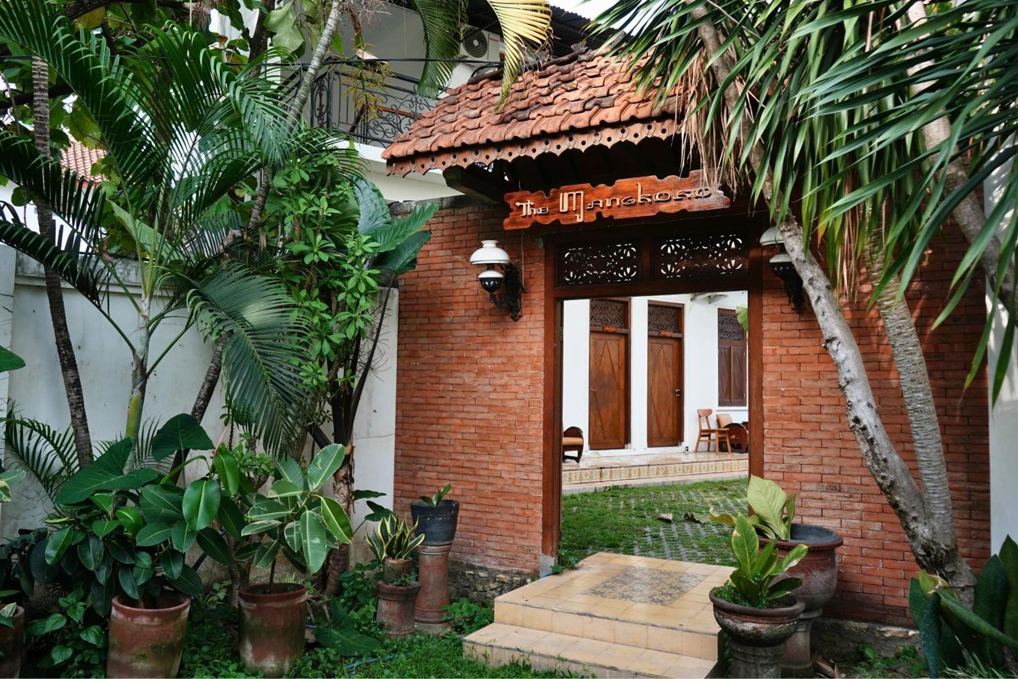 The Mangkoro Hotel By Sinergi Baturetno Luaran gambar